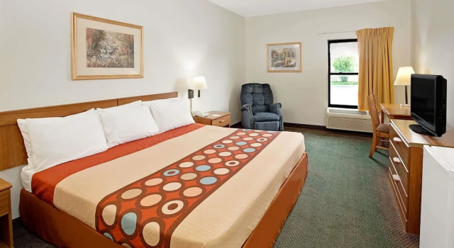 Двухместный люкс Super 8 by Wyndham Hampshire IL