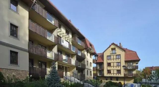 Apartament Wille Parkowe, Забронировать Апартаменты/квартира Отели Поляница-Здруй с парковкой, рядом с Polanica Zdroj Train Station, Парковка