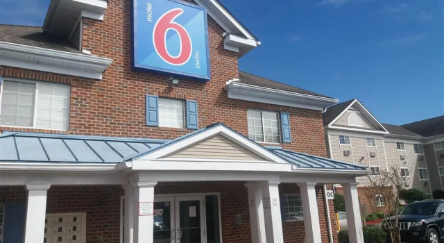 Motel 6 Myrtle Beach, Забронировать Мотель Отели Южной Каролины с бассейном, Бассейн
