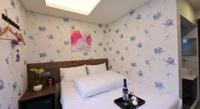 Hotel 99
