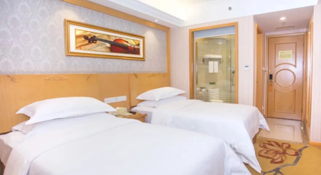 Huirong Garden Hotel - Chengdu, Забронировать Отель Отели Лунцюанььи 3 звезды, 3*