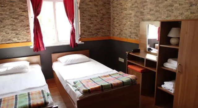Danube Surf House and Academy, Rezerwuj Hotel Kandira Stambuł