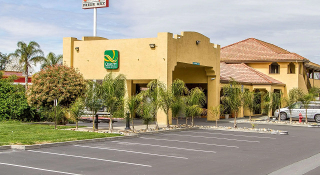Quality Inn & Suites Gilroy, Забронировать Отель Гилрой Область залива Сан-Франциско, рядом с St. Louise Regional Hospital