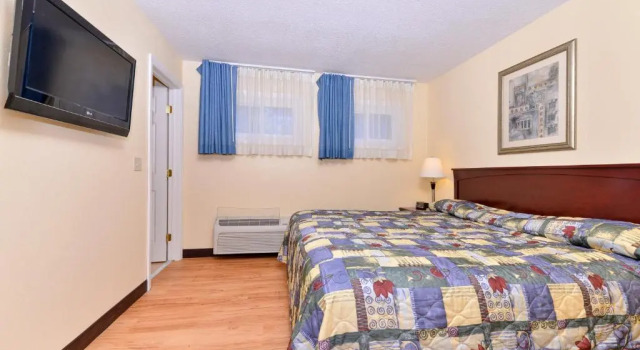 Люкс Tower Inn and Suites of Guilford / Madison