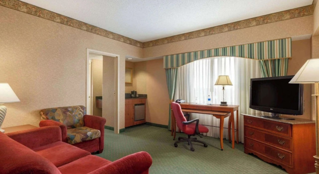 Suite 1 Schlafzimmer Radisson Hotel Cedar Rapids