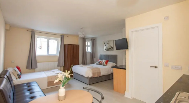 Newly Refurbished Studio, 20mins to London Bridge, Buchen Sie Hotel London Großraum London