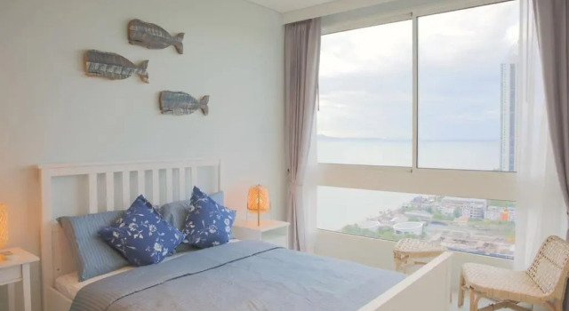 Stunning sunset on 30th floor beach front@Veranda