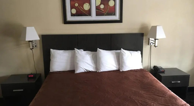 Номер Standard Whitney Inn & Suites