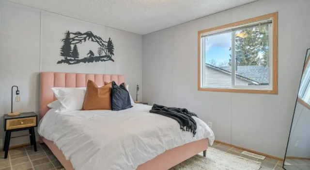 Mountain Time I Powderkeg I Firepit l King Bed, Buchen Sie Hotel Blairmore Crowsnest Pass