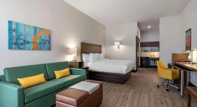 Двухместный люкс MainStay Suites Colorado Springs East - Medical Center Area