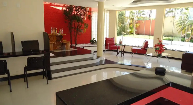 Salinas House Hotel - Antigo Valley Hills Hotel, Забронировать Отель Отели Салинас с парковкой, Парковка