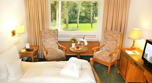 Heidehotel Waldhütte, Забронировать Отель Тельгте Münsterland