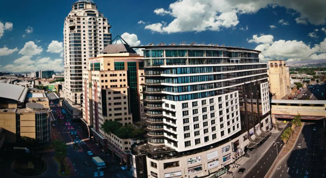 Номер Deluxe DAVINCI Hotel on Nelson Mandela Square