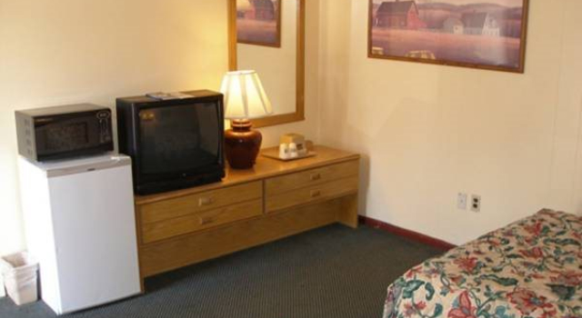 Scottish Inns Sturbridge, Забронировать Отель Стербридж Массачусетс