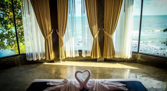 Люкс Sea Stone Hotel Sichon