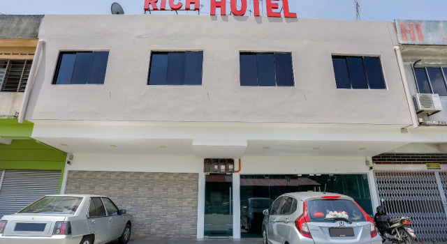 Super OYO 89495 Rich Hotel, Varaa Hotelli Hotellit Johor pysäköinnillä, Pysäköinti