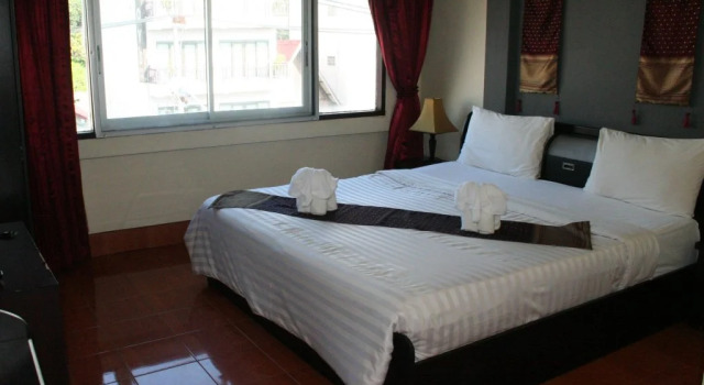 2gether Guesthouse, Забронировать Отель Отели Южного Таиланда с парковкой, Парковка