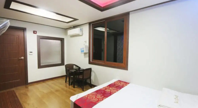 Номер Standard The Sharp Motel