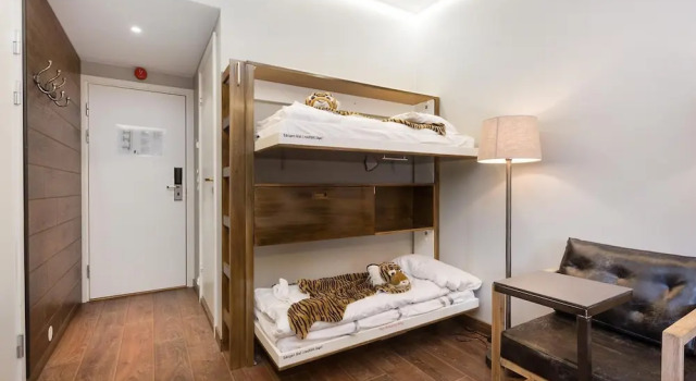 Четырёхместный номер Standard с балконом Dyreparken Safarihotell