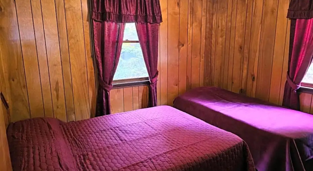 The Gold Eagle, Buchen Sie Hotel Hotels in New York State mit Pool, Schwimmbad