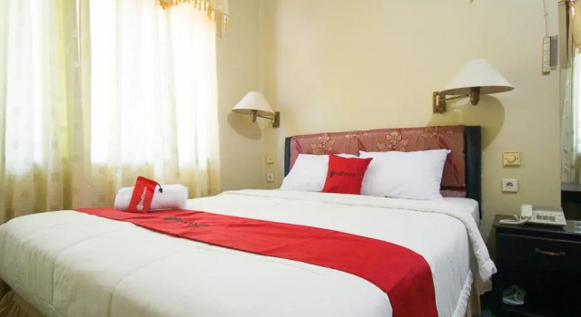 RedDoorz Plus near Pelabuhan Bitung