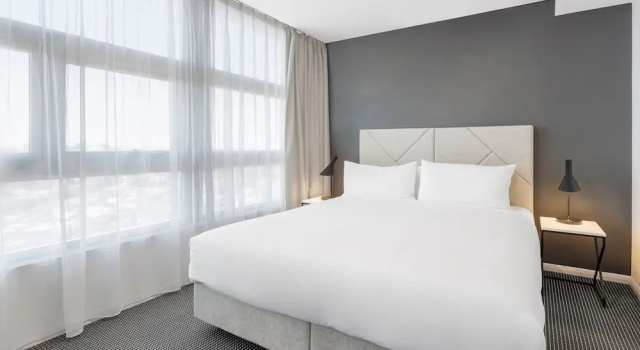 Люкс с 2 комнатами с балконом Meriton Suites Zetland