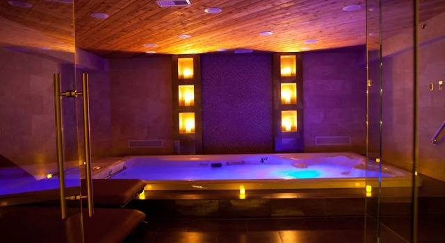 Люкс The Champagne Lodge & Luxury Suites