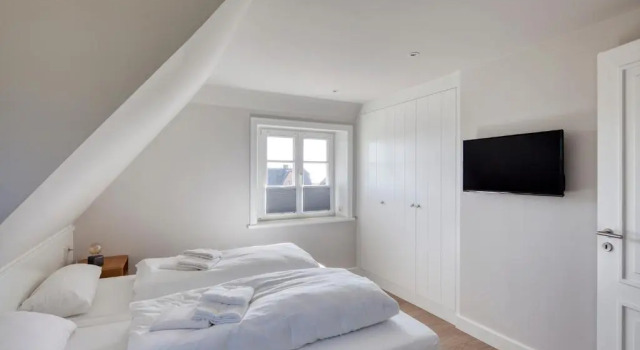 Rantum Dorf - Ferienappartments im Reetdachhaus 3 & 4, Reserva ahora Apartamento Rantum Sylt