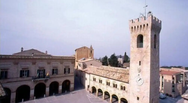 San Firmano, Book Hotel Montelupone Marche