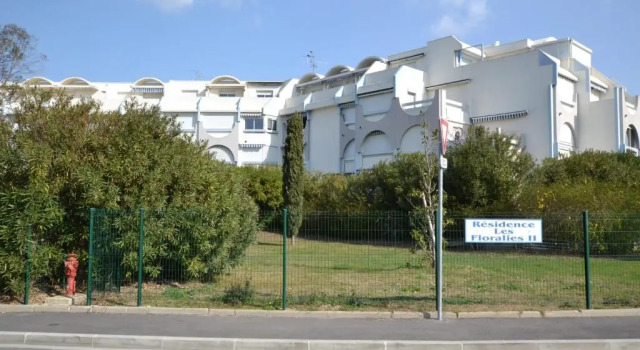 T2 Cabine avec garage 6 couchages proche plage avec 2 piscines, Book Hotel Hotels in Camargue with a Pool, Swimming Pool