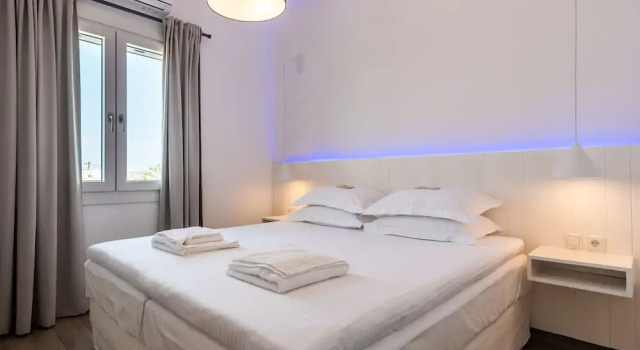 Люкс с 3 комнатами с балконом White Rock Milos Suites