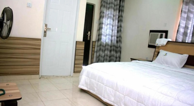 Mayoral Hotel & Suite