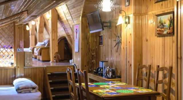 Wooden Attic Suite, Rezervovat Hotel Hotely v Prahova Valley s parkováním, Parkování
