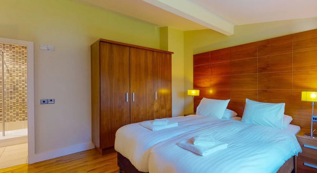 Castlemartyr Holiday Lodges 3 Bed by Trident Holiday Homes, Book Hotel Castlemartyr 