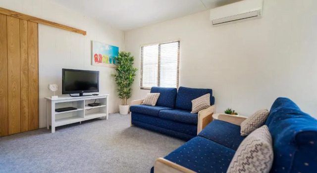 Коттедж с 2 комнатами Barlings Beach Holiday Park