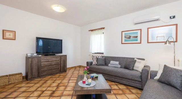 Amazing Home in Veprinac With Wifi and 2 Bedrooms