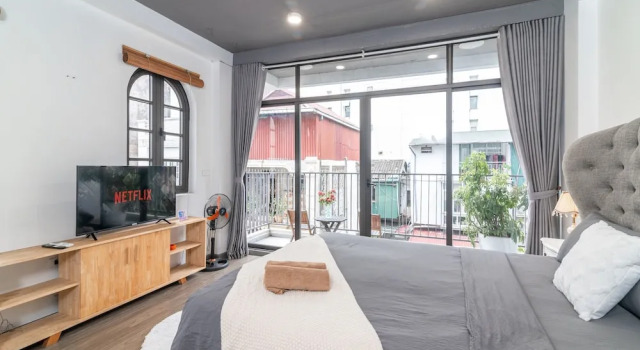 Студия Luxury SaziHome Le Thanh Tong Hanoi