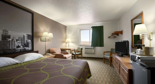 Super 8 by Wyndham Peru Starved Rock State Park, Boek Hotel Peru Indiana