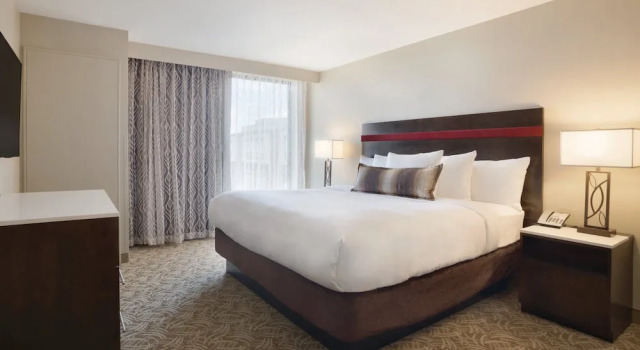 Четырёхместный номер Standard Holiday Inn Chicago Schaumburg by IHG