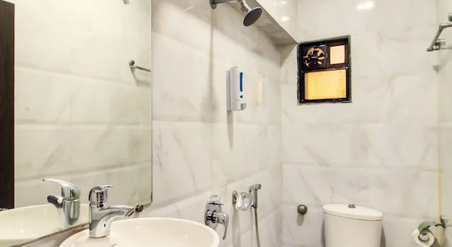Номер Standard Opal Comforts- A Business Hotel