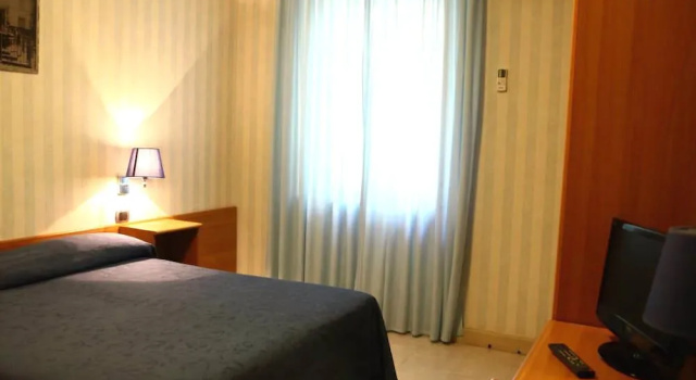Hotel Pineta, Забронировать Отель Отели Ривьеры Романьола с парковкой, Парковка