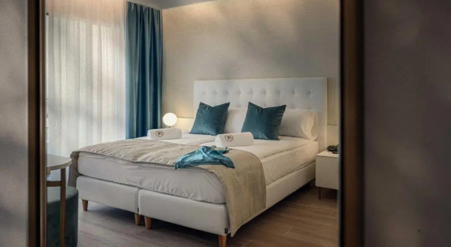 Четырёхместный номер Superior Hotel Astoria