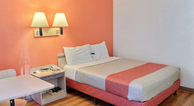 Люкс Standard Motel 6-Atascadero, CA