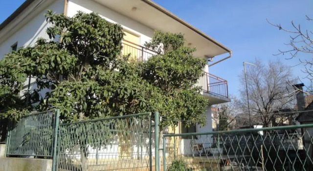 Guesthouse Kuća 1000, Забронировать Апартаменты/квартира Езера 