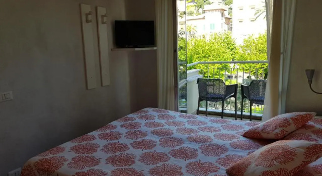 Трёхместный номер Standard с видом на окрестности Hotel Enrico