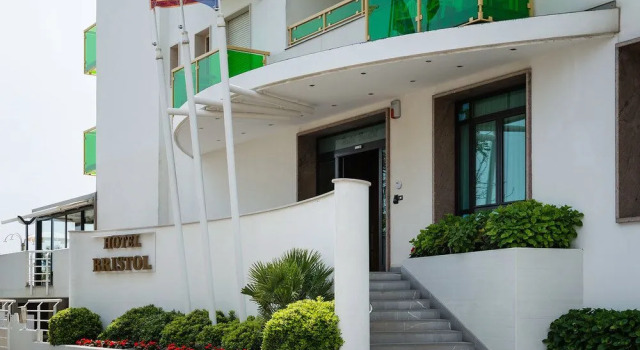 Hotel Bristol