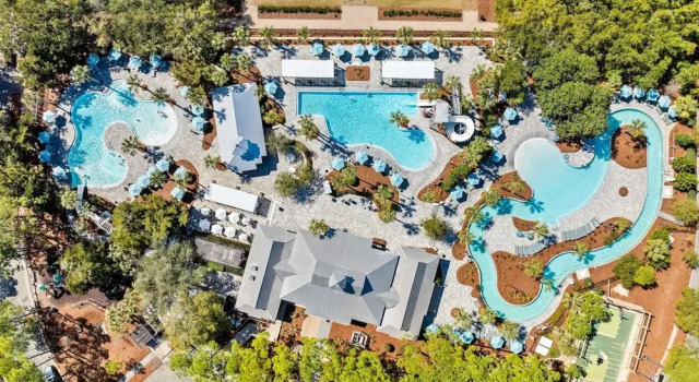Коттедж с 4 комнатами 164 Pond Cypress Way