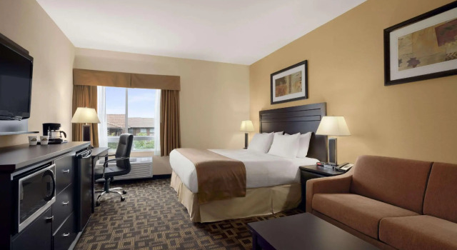 Двухместный номер Standard Days Inn & Suites by Wyndham Winnipeg Airport Manitoba