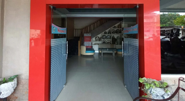 RedDoorz near Poso City Mall, Prenota Hotel Poso 