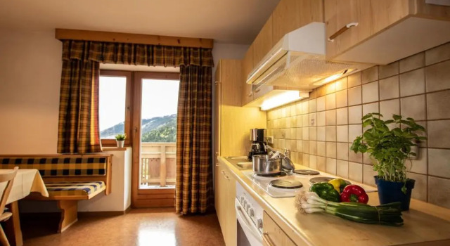Christof,s Ferienwohnung WILD230, Prenota Hotel Hotel a Tirolo con parcheggio, Parcheggio